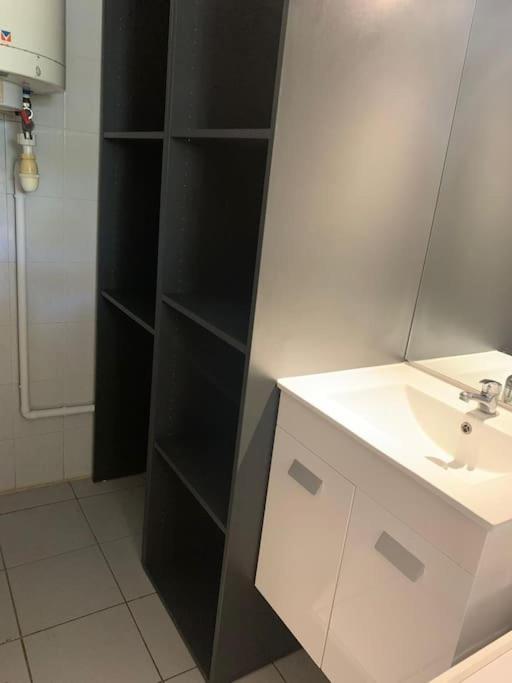 Petit Prix Et Grand Confort A Saint Gilles Les Bains ภายนอก รูปภาพ
